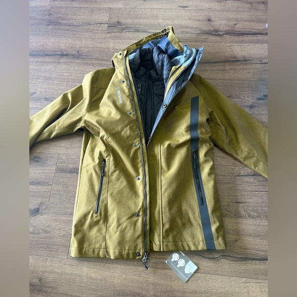 NWT REEBOK 3-1 TECH JACKET TO TACKLE WIND RAIN AND COLD IN SIZE SMALL MEN HOODED - Picture 4 of 12